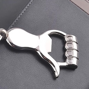 Abridor de Botellas de Hierro Fundido Estilo Rústico para Bebidas - Product Image 1