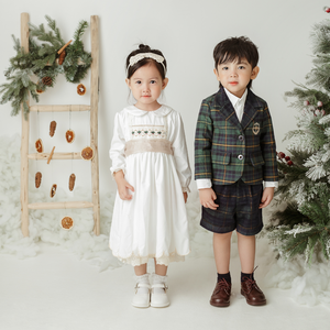Vestido Navideño Blanco Bordado para Bebé Niña, Manga Larga, Estilo Vintage, Vestido Infantil, Marca Chaiko House - Product Image 3