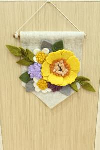 Adorno de Pared de Fieltro en Forma de Arco Hecho a Mano con Diseño Floral, Decoración para Cumpleaños - Product Image 4