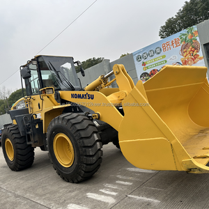 Chargeuse sur pneus Komatsu WA320-5 d'occasion, 4 tonnes, fabrication japonaise, moteur d'origine, excellent état, pompe incluse, capacité de la benne de 2 à 4 m³ - Product Image 6