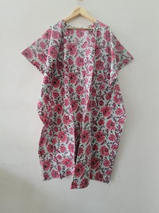 Elegante Bata Kimono con Estampado Floral Hecha a Mano, Cuello en V, 100% Algodón, Ropa de Dormir Informal para Mujer, Ecológica y Transpirable - Product Image 4