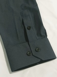 Camisa de Vestir Casual para Hombre, Color Gris Oscuro Sólido, Manga Larga, Cuello con Botones, Ecológica, Transpirable, Antiarrugas, Popelina - Product Image 3