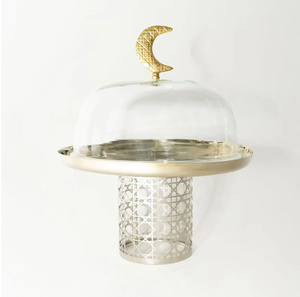 Soporte de lujo para tartas con cúpula de cristal, mango de metal con forma de luna creciente dorada y pedestal para exhibir postres. - Product Image 1