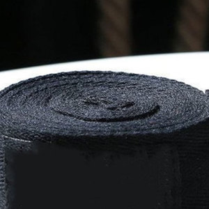Protege tus manos con estilo: Guantes de boxeo y combate con correas elegantes - Product Image 3