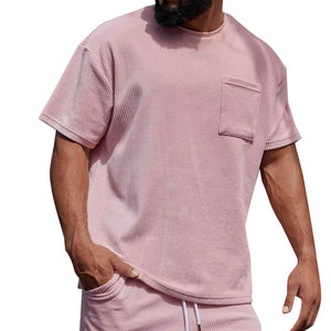 Camiseta elegante para hombre, hecha con material duradero para uso diario en el guardarropa informal. Camiseta para hombre. - Product Image 1