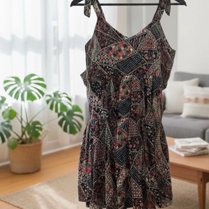 Robe Courte en Coton Col V Sans Manches Coupe Ample Motif Floral pour Femme Tenue Formelle d'Été avec Broderie et Ourlet Cache-cœur - Product Image 1