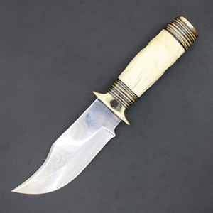 Couteaux de chasse fabriqués avec une construction en acier robuste et un étui pratique pour un transport quotidien lors de vos sorties en plein air - Product Image 2