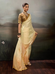 Sari artesanal para mujer, vibrante vestimenta cultural india, perfecto para festivales y reuniones culturales, disponible para la venta - Product Image 1