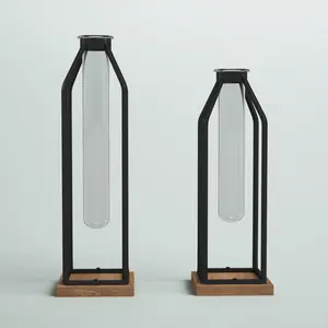 Jarrón de flores grande de metal, hecho a mano, ecológico, moderno, contemporáneo, artístico, de latón y hierro, con diseño costero, para Navidad. - Product Image 2