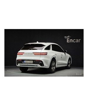 Genesis GV70 2.5T 2024, Gasolina, 2WD, 11,213 km, Emisión Euro V, Caja de Cambios Automática, Asientos de Cuero, Volante a la Izquierda, Cámara Trasera - Product Image 2