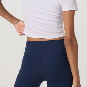 Camiseta elegante de color sólido para mujer, estilo minimalista informal, para compradores mayoristas, servicio OEM, diseño a precio económico. - Product Image 5