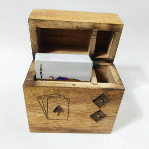 Boîte à cartes en bois élégante et adaptée aux familles, avec incrustations en bois de manguier et en laiton, pour les joueurs de cartes et les jeux - Product Image 6