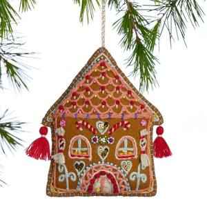 Ornement de maison en pain d'épices en velours fait main avec pompons, décoration de Noël traditionnelle de 4 pouces - Product Image 1