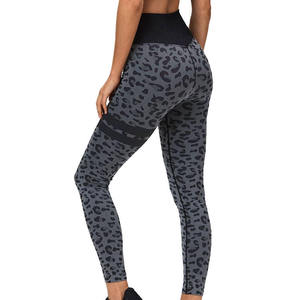Leggings pour femmes à taille haute, longueur intégrale, couleur unie, séchage rapide, sans couture, poche invisible, extensibles, respirants, tricotés en spandex et polyester - Product Image 4