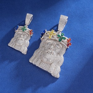 Colgante de Jesús con Moissanita Blanca para Hombre, Colgante con Cabeza de Jesús con Circonitas de Colores, Colgante con Rostro de Jesús Chapado en Oro - Product Image 4