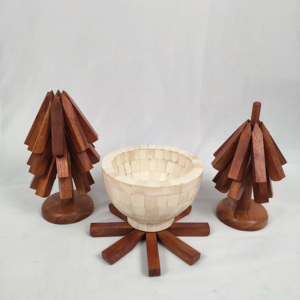 Ensemble de 4 dessous-de-plat en bois de luxe en forme d'arbre, élégants, avec 1 support en résine pour plats chauds, théières et tasses - Product Image 1