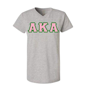Camiseta con Cuello en V con Letras AKA, Color Rosa Claro, Algodón Premium, Manga Corta, Ropa de Hermandad Griega, Camiseta AKA - Product Image 1