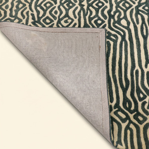 Alfombra de Lana Verde Bosque con Borde Geométrico en Capas Color Marfil, Antideslizante, Ecológica, Hecha a Mano, para Sala de Estar u Hotel - Product Image 5