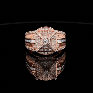Bague de cocktail pour homme en or rose avec moissanite, pavé géométrique rond et baguette, large bande de luxe - Product Image 1