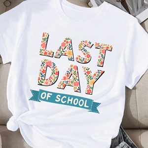 LAST DAY OF SCHOOL Camiseta cómoda para mujer - Product Image 1