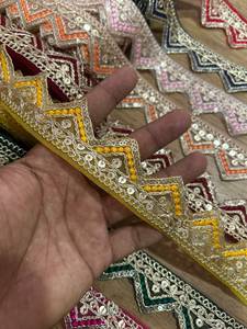 Bordure en dentelle filet indienne à motif zig-zag, ornée de sequins et de broderies Zari, avec bordure triangulaire pour sari et dupatta, vente en gros - Product Image 3
