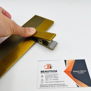 Soporte Profesional para Pelucas y Extensiones de Cabello BEAUTIVIA INTERNATIONAL, Acero Inoxidable con Recubrimiento en Polvo Dorado, Personalizable - Product Image 2