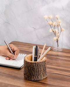 Porte-stylos rustique en bois pour table, organisateur de bureau rond vintage fait main, pot à crayons en écorce de bois de manguier, style ferme - Product Image 4