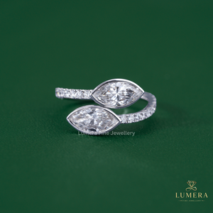 Anillo de diamantes de corte marquesa doble, diseño Toi Et Moi de dos piedras, engastes de bisel elegantes, tija con diamantes pavé, joyería atemporal - Product Image 2