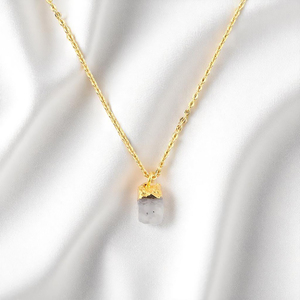 Collar con Colgante de Piedra Lunar Arcoíris de 8–10 mm, Piedra de Nacimiento |   Joyería de Piedras Preciosas Naturales con Cadena de 18 Pulgadas - Product Image 3