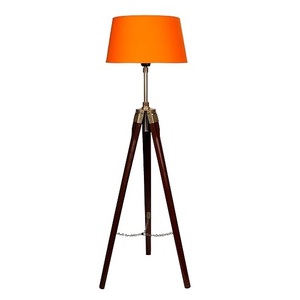 Lampe sur pied moderne avec abat-jour en tissu, pieds en bois et support en métal, lampe sur pied élégante pour salon, chambre à coucher, bureau - Product Image 1