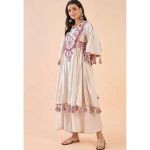 ชุดเซ็ตดีไซน์เนอร์สไตล์โบฮีเมียน ไซส์ XS พร้อมงานปักเลื่อมและงานกระจกแท้ แขนสามส่วน - Product Image 3