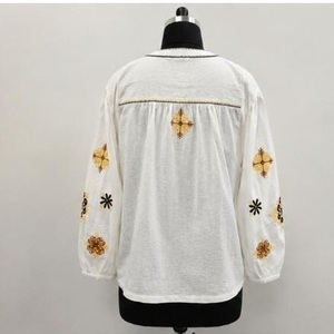 Blusa de bordado de calidad de exportación con diseño elegante y cómodo para mujer, ideal para eventos y uso diario, disponible para venta en línea. - Product Image 2