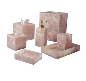 Juego de Baño Redondo Portátil Moderno de Tres Piezas de Resina Acrílica Azul Cielo de Lujo de ILAHI con Diseño Floral Uttar Pradesh - Product Image 1