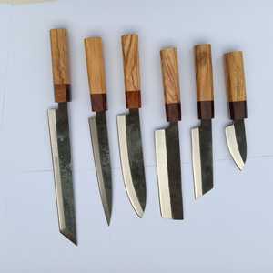 THEWIZ CRAFTS Ensemble de couteaux de chef de style japonais modernes, forgés à la main, lames en acier au carbone, manches en bois, couteaux de cuisine ambidextres - Product Image 1