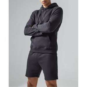 Ensemble sweat à capuche et short pour homme – Tenue de sport confortable pour la gym, survêtement d'entraînement élégant avec logo personnalisé, idéal pour le fitness - Product Image 4