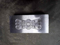 6090 4 axes médaille faisant des mini machines cnc opération fraisage emblème machine