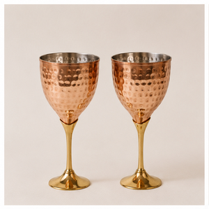 Copa de Vino de Cobre Martillado 100% Puro, Hecha a Mano, con Elegante Soporte de Latón, Cáliz Metálico Aislado para Regalos de Boda - Product Image 6