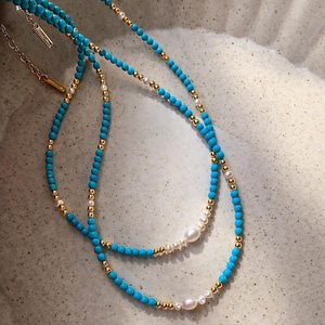 สร้อยคอประดับด้วยลูกปัดเทอร์ควอยซ์ธรรมชาติ สร้อยคอไข่มุกน้ำจืดแบบหลายชั้น จี้เทอร์ควอยซ์ เครื่องประดับหินแบบมินิมอล - Product Image 1