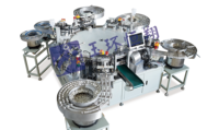 Machine d'assemblage entièrement automatique et efficace pour les ensembles de perfusion intraveineuse avec aiguille pour flacon personnalisés