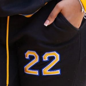 Conjunto Deportivo Retro Sigma Gamma Rho para Mujer, Negro, Azul y Dorado, Traje Deportivo de Dos Piezas, Estilo Casual y Urbano, Hermandad Griega 1922 - Product Image 4
