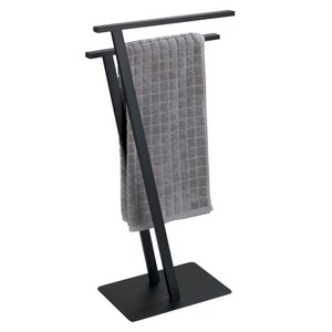 Support double sur pied avec finition noire pour salle de bain, cuisine, hôtel, extérieur, salle de sport, chambre à coucher – Porte-vêtements et porte-serviettes - Product Image 1