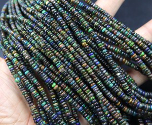 Perles d'opale éthiopienne noire naturelle multi-éclats, opale de forme ronde lisse, environ. 8MM à 5MM, longueur de 16 pouces - Product Image 1
