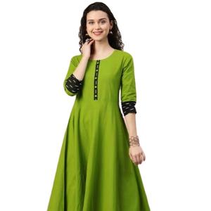 ชุดคุร์ตาอานาร์กาลีผ้าฝ้ายสีเขียวพิมพ์ลายสำหรับผู้หญิง คอทรงกลม แขนสามส่วน ดีไซน์สไตล์ชาติพันธุ์ทั่วโลก เหมาะสำหรับใส่ลำลองทุกวัน - Product Image 1