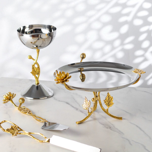 Gobelet en argent, bol en métal avec un tige floral doré orné, parfait pour servir des plats de luxe, centre de table décoratif - Product Image 4