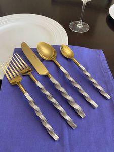 Juego de Cubiertos de Metal con Acabado Martillado Moderno, Cuchara, Tenedor, Cuchillo, Aptos para Lavavajillas, Cubiertos Dorados para Mesa de Boda, 4 Piezas, Libres de BPA - Product Image 5