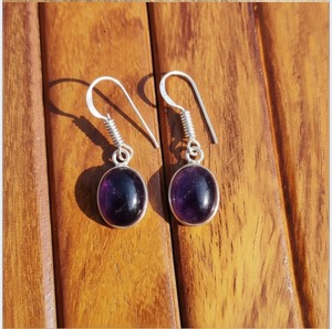 ต่างหูห่วงทองเหลืองหรูหราพร้อมอัญมณีธรรมชาติเครื่องประดับสีม่วง - Product Image 2