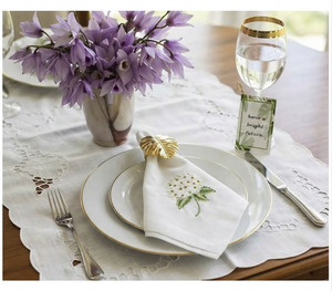 Serviettes de table en coton brodées sur mesure, motif hortensia, durables, lavables en machine, pour événements à domicile et mariages - Product Image 5