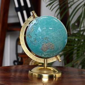 Globo terráqueo moderno con base metálica y pieza decorativa para el hogar y la oficina - Product Image 3