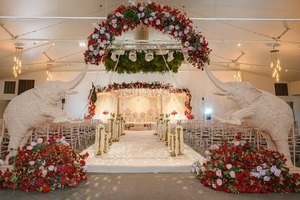 Ensemble de Mandap de Mariage Triveni, Dernier Modèle de Mandap de Mariage à Vendre, Mandap de Mariage de Luxe en Fibre avec Allée d'Entrée, Mandap Sculpté à la Main - Product Image 5