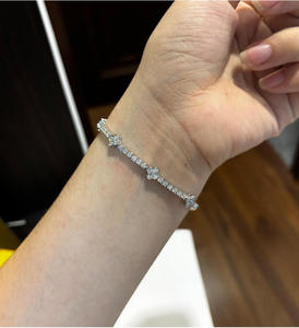 Pulsera de Diamantes Moissanite VVS de Lujo con Brazalete, Joyería Hecha a Mano en Plata de Ley 925 para Mujer - Product Image 1